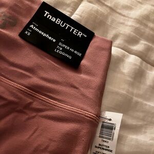 TNA TnaBUTTER purple pink leggings